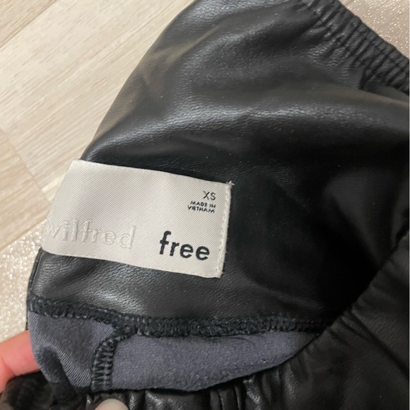 GUC Aritzia Daria Leggings Size XS - Picture 2 of 2